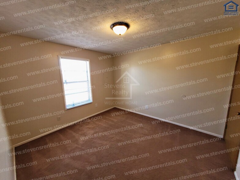 Building Photo - 401 Spruce Ave