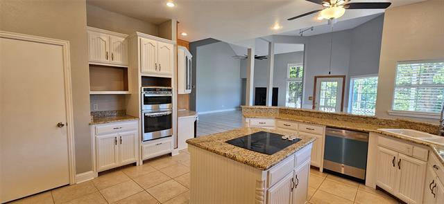 Building Photo - 137 Oakview