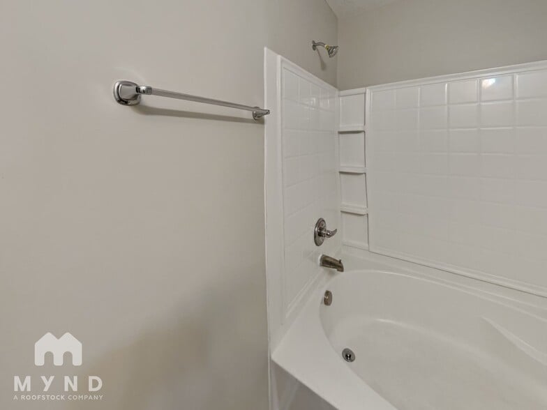 Building Photo - 1998 Grove Way