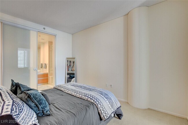 Building Photo - 3726 S Las Vegas Blvd