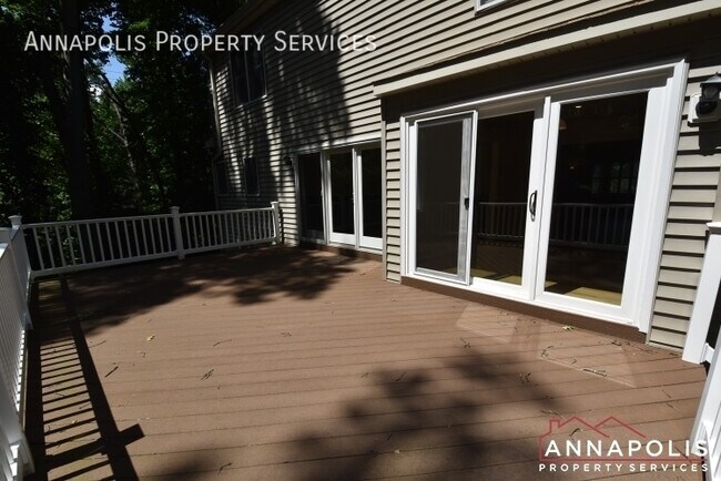 Building Photo - 1069 Carriage Hill Pkwy