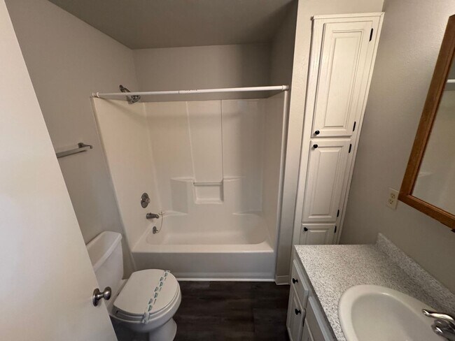 Building Photo - CL2622-2624