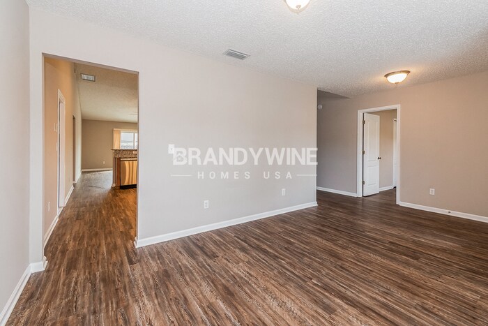 Building Photo - 11921 Dover Village Dr W