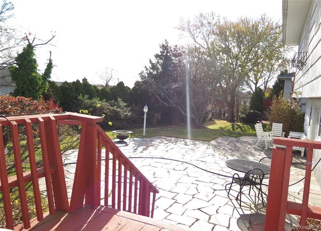 Building Photo - 25 Winchester Oval