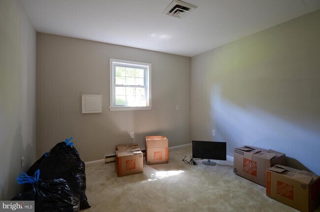 Building Photo - 3409 Beverly Dr