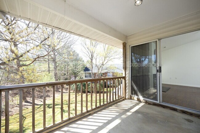 Building Photo - 521 Renshaw Ct