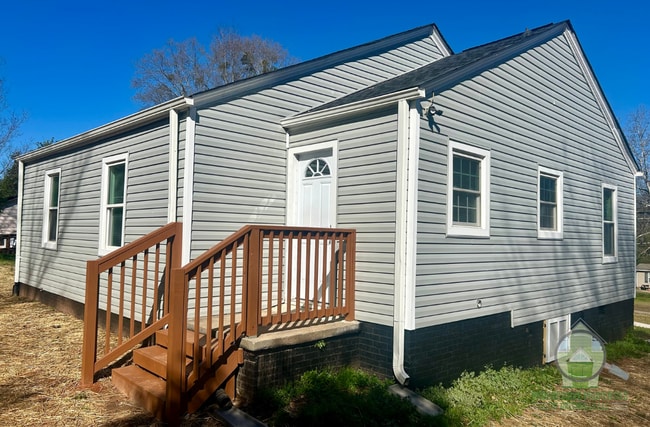 Building Photo - 904 Staunton Bridge Rd