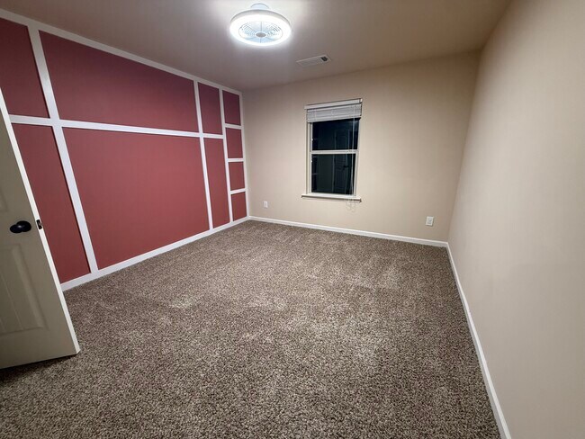 Building Photo - 2056 Tweed Dr