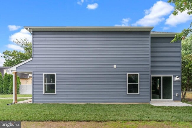 Building Photo - 822 Third Ave