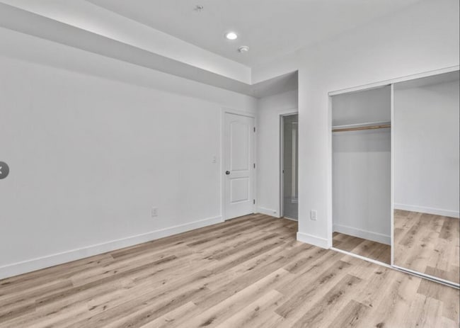 Building Photo - 4647 W 18th St