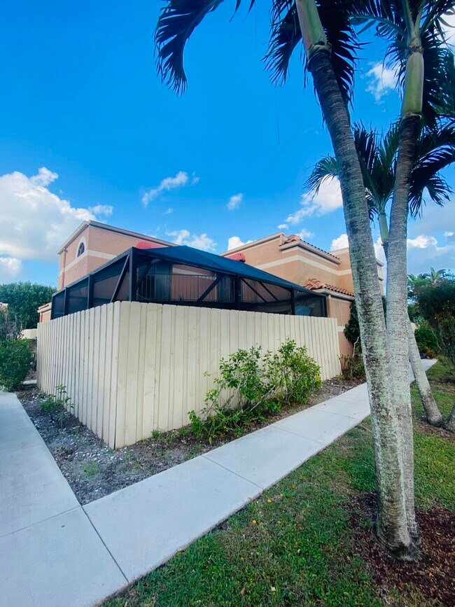 Building Photo - 6190 Seven Springs Blvd