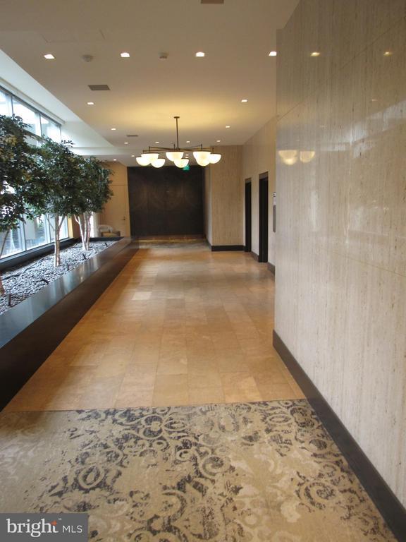 Building Photo - 224 W Rittenhouse Square