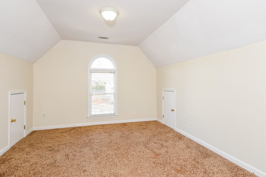 Building Photo - 5545 Wheatfield Ln