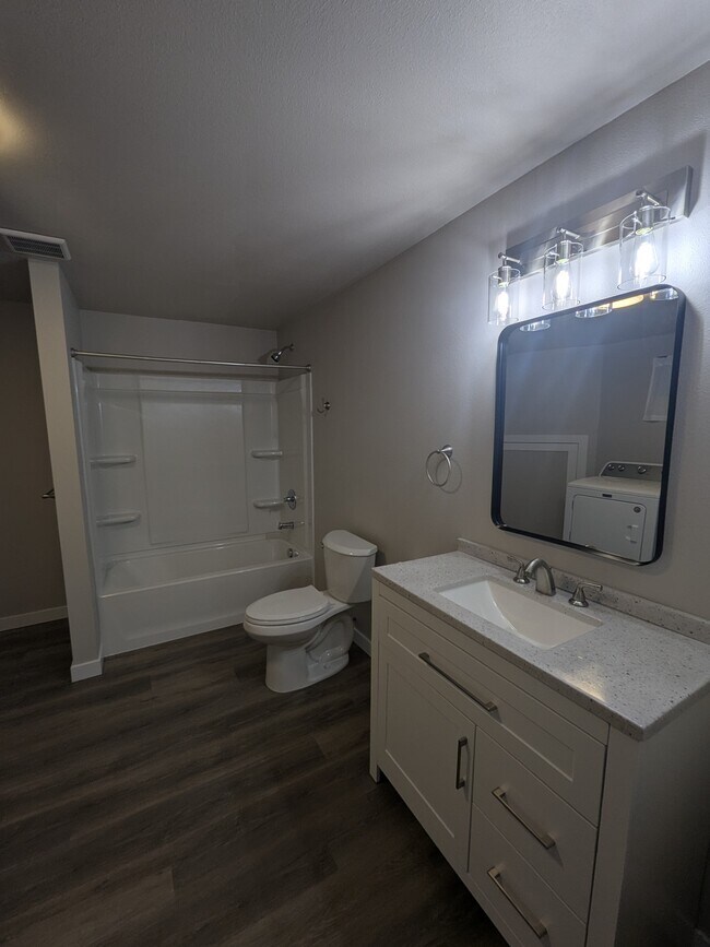 Building Photo - 1218 W Euclid Ave