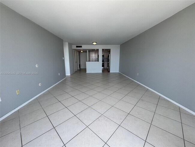 Building Photo - 18041 Biscayne Blvd