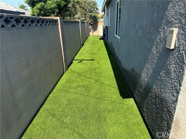 Building Photo - 13293 Arizona St