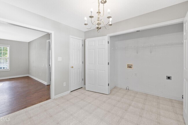 Building Photo - 1224 Grovewood Dr