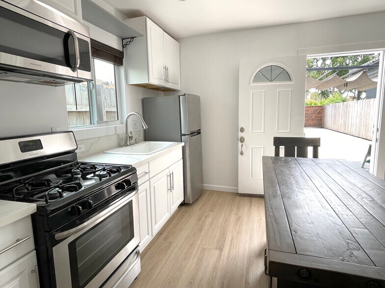 Ample kitchen walking space - 3541 Helms Ave