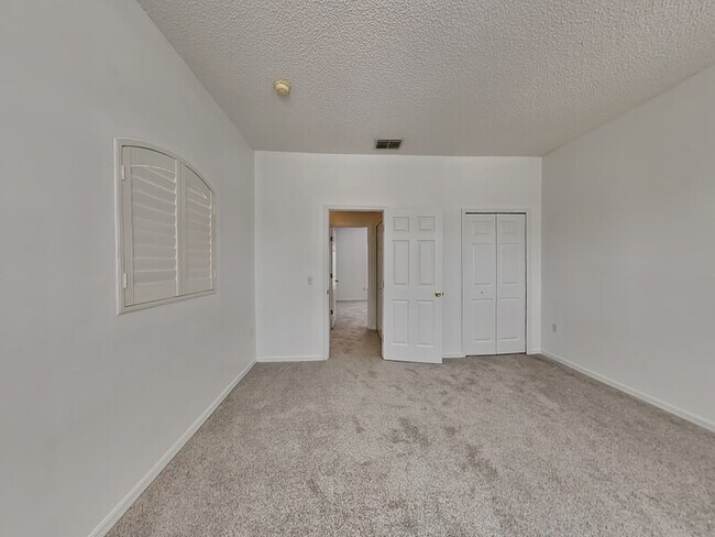 Building Photo - 3233 Kings Ridge Terrace