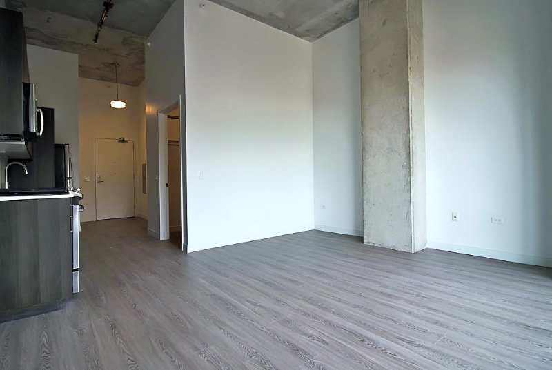 Building Photo - 727 N Milwaukee Ave