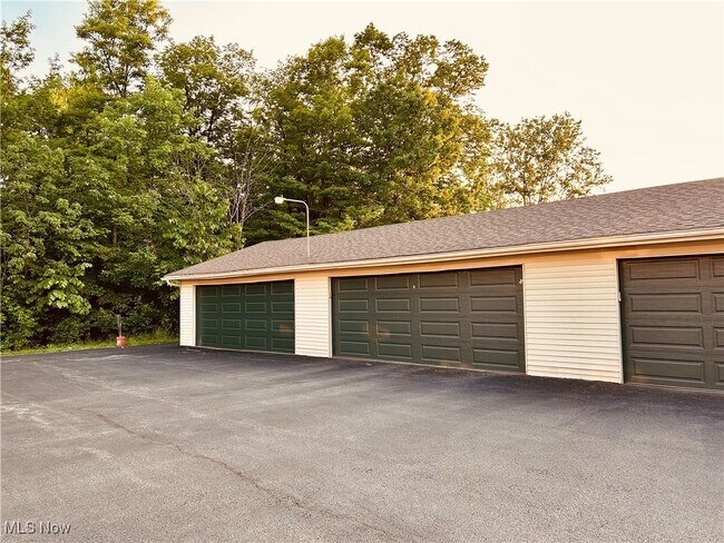 Building Photo - 7404 Eisenhower Dr