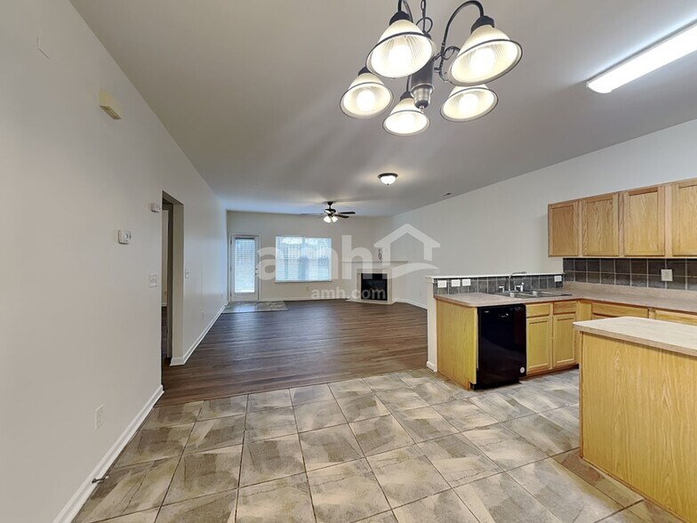 Building Photo - 157 Flanders Dr