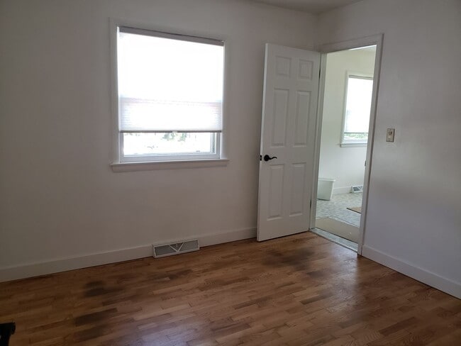 Building Photo - 3 bed 1.5 bath single family home in Wausau