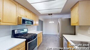 Building Photo - 2811 Old Field Dr