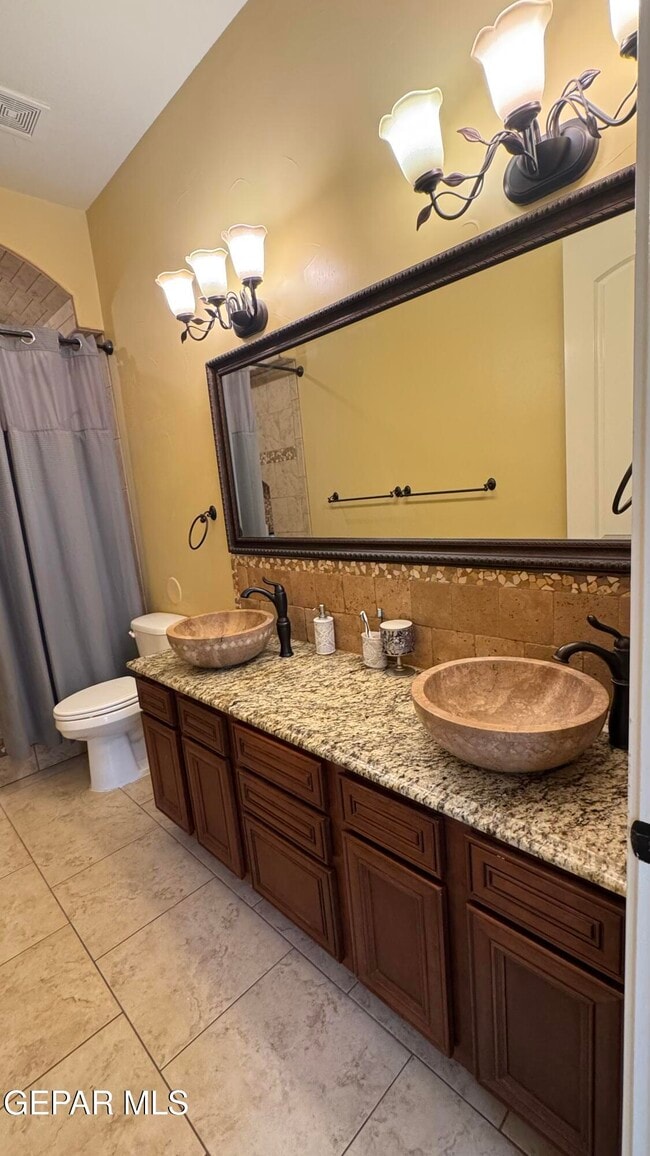 Building Photo - 7381 Black Mesa Dr