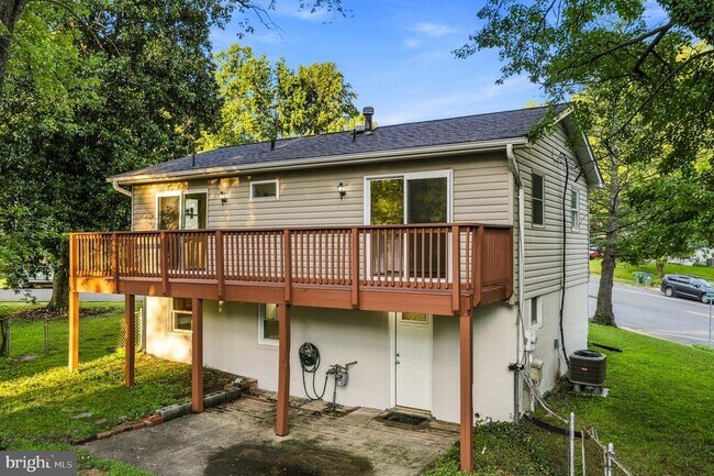 Building Photo - 4656 Evansdale Rd