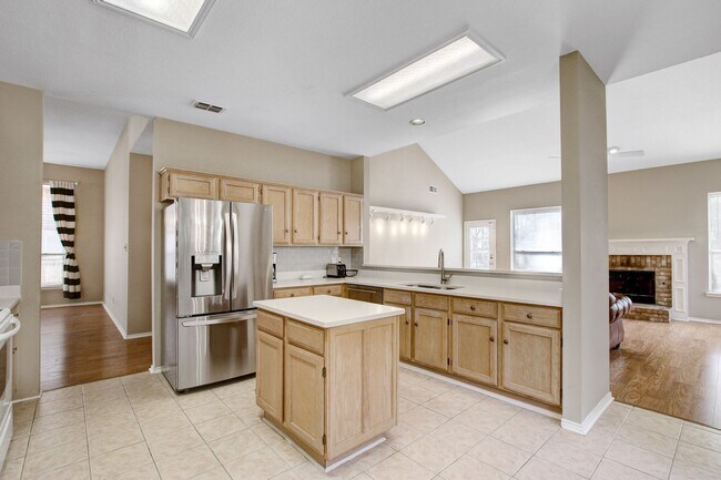 Building Photo - ***APPLICATION CURRENTLY UNDER REVIEW***Gated Lost Oaks Home with Private Pool & First-Floor Prim...