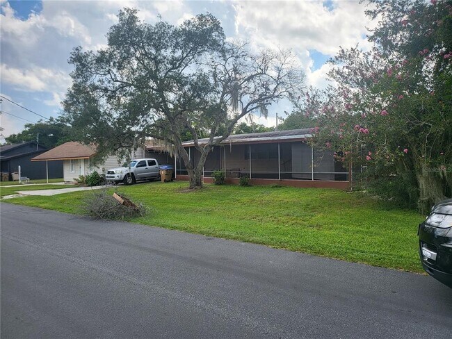 Primary Photo - 1634 Dolphin Dr
