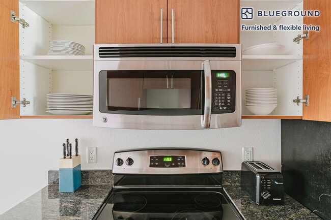 Building Photo - 10870 N Stelling Rd