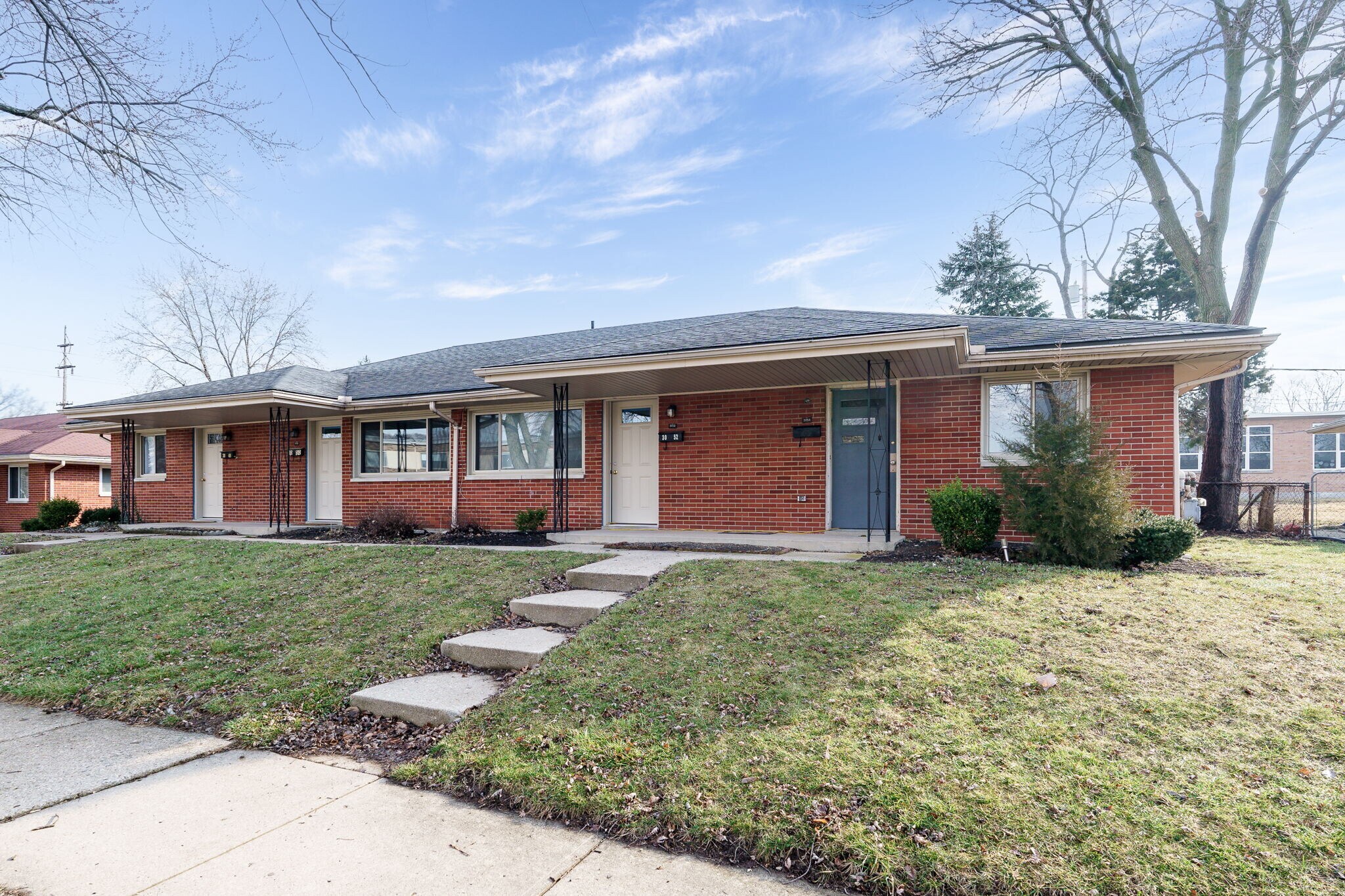 Building Photo - 3048 Southdale Dr