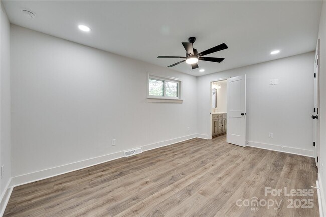 Building Photo - 3113 Monroe Way