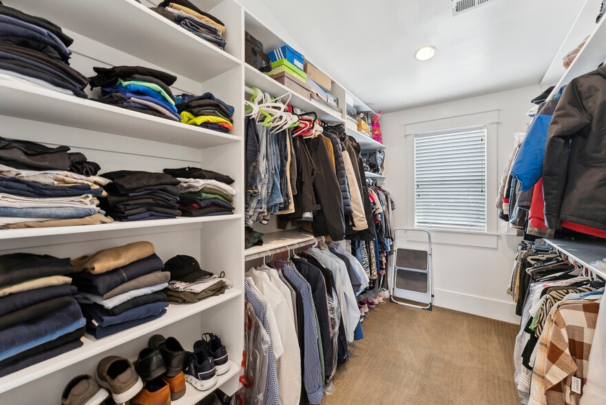 upstairs suite walk-in closet - 1044 E Wood Ave
