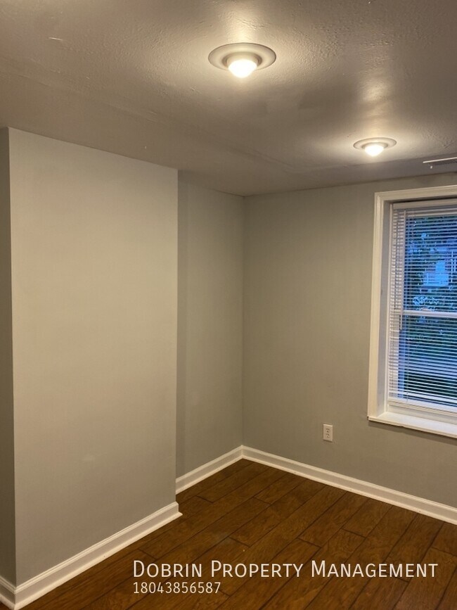 Building Photo - 507 W Marshall St