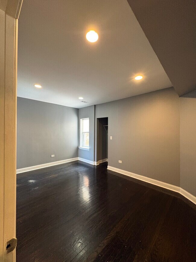Building Photo - 7025 S Chappel Ave