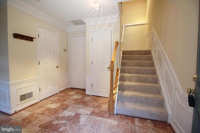 Building Photo - 6003 Ricketts Walk