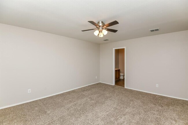 Building Photo - 1000 Bumble Bee Dr
