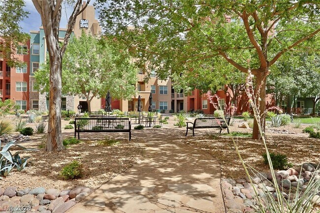 Building Photo - 44 E Serene Ave