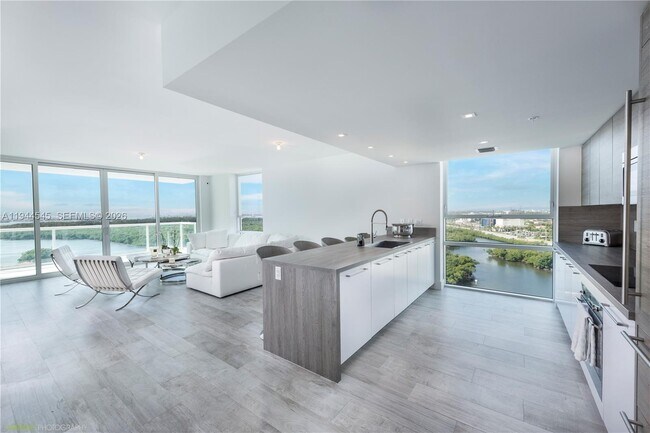 Building Photo - 400 Sunny Isles Blvd