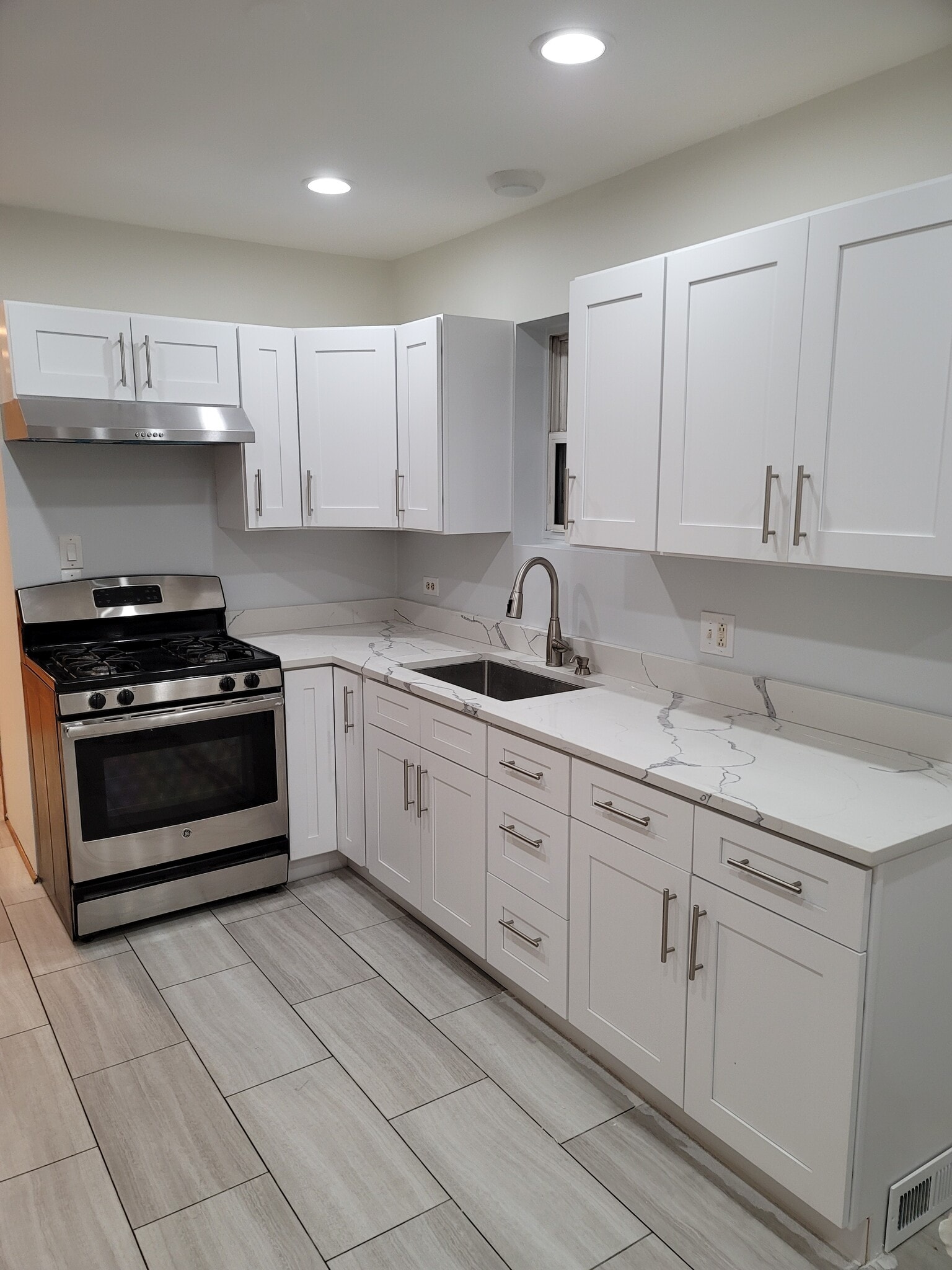 Building Photo - 1719 S Ruble St