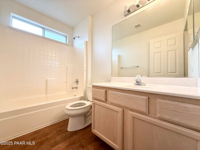 Building Photo - 5102 E Ramada Dr