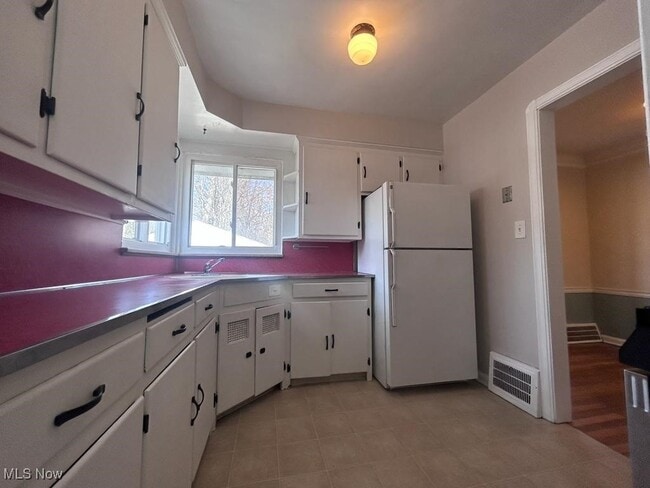 Building Photo - 4659 Anderson Rd