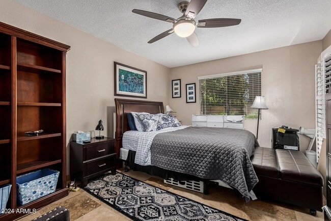 Building Photo - 3235 E Camelback Rd