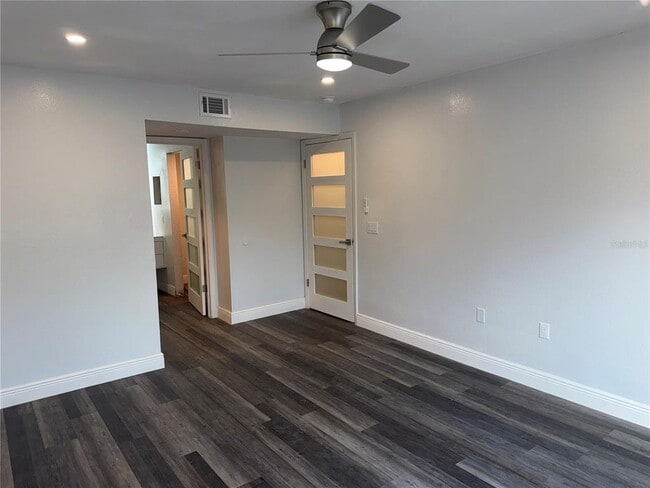 Building Photo - 9481 Highland Oak Dr