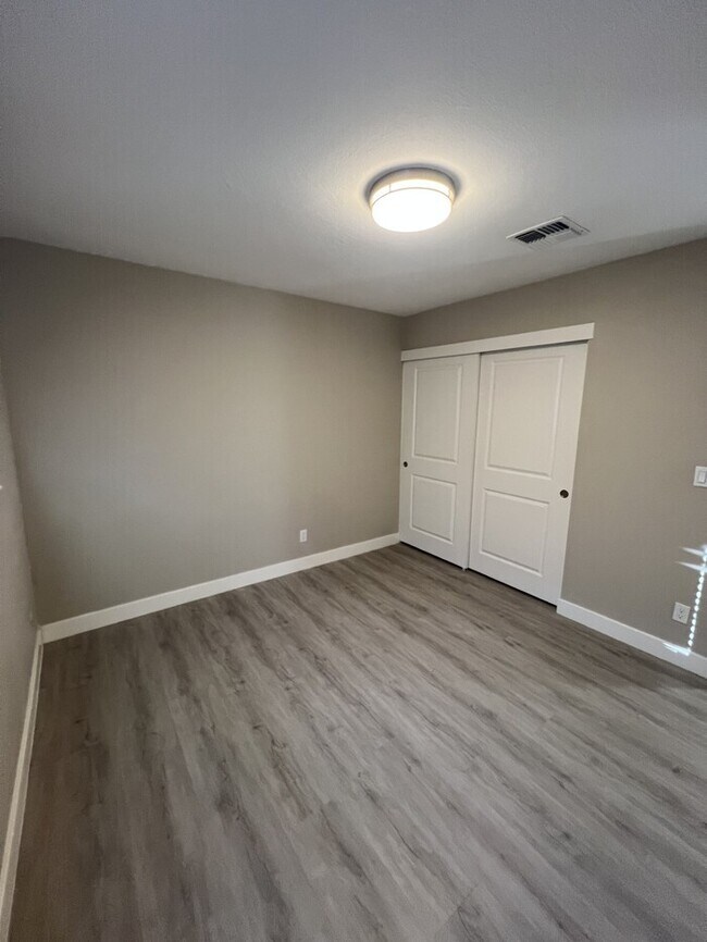 Building Photo - 5535 Skyridge Dr