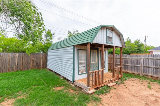 Building Photo - 3902 Karen Dr