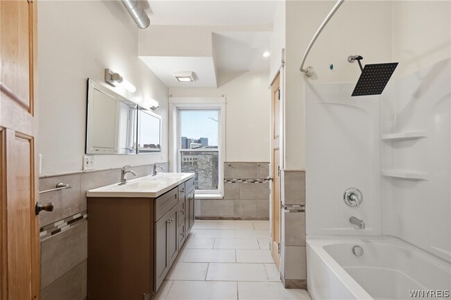 Building Photo - 110 Genesee St